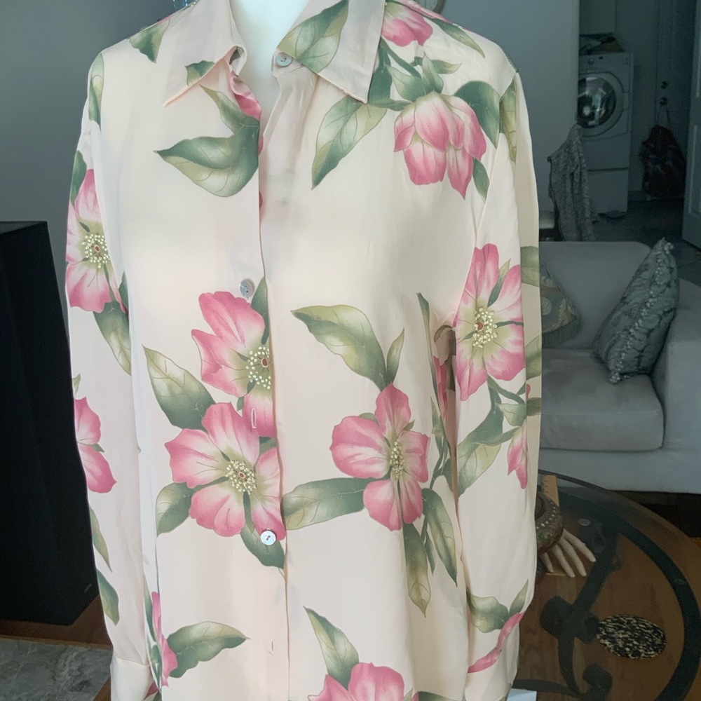 Beautiful silk floral button up blouse